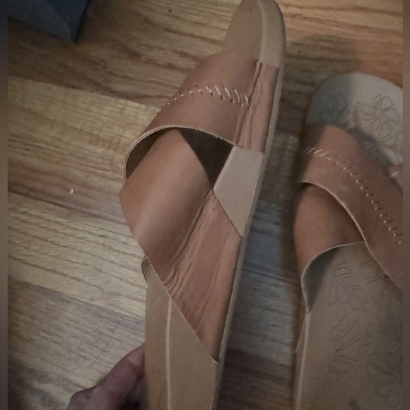OluKai Sandals size 9 - Picture 3 of 4